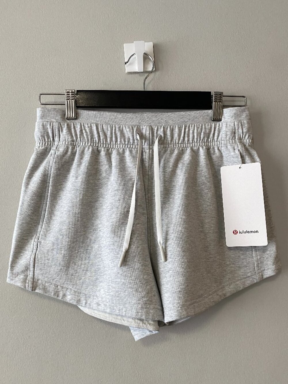 NWT Lululemon Heathered Core Ultra Light Grey Inner Glow HighRise Short 3" Size6